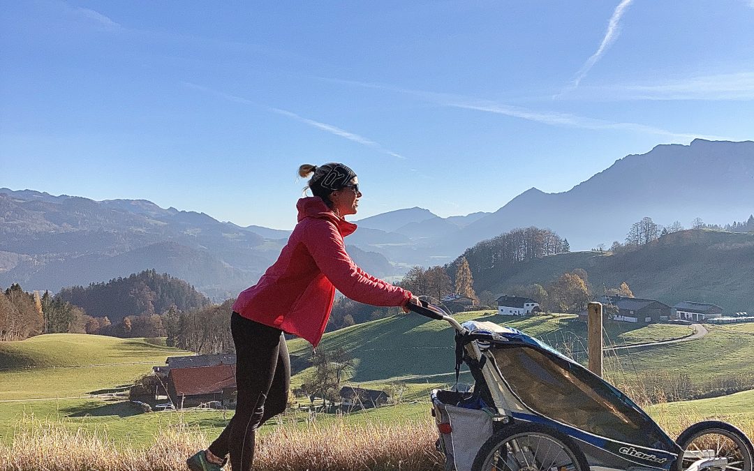 Trailrun mit Kinderwagen. Oder: Mama im Matsch.